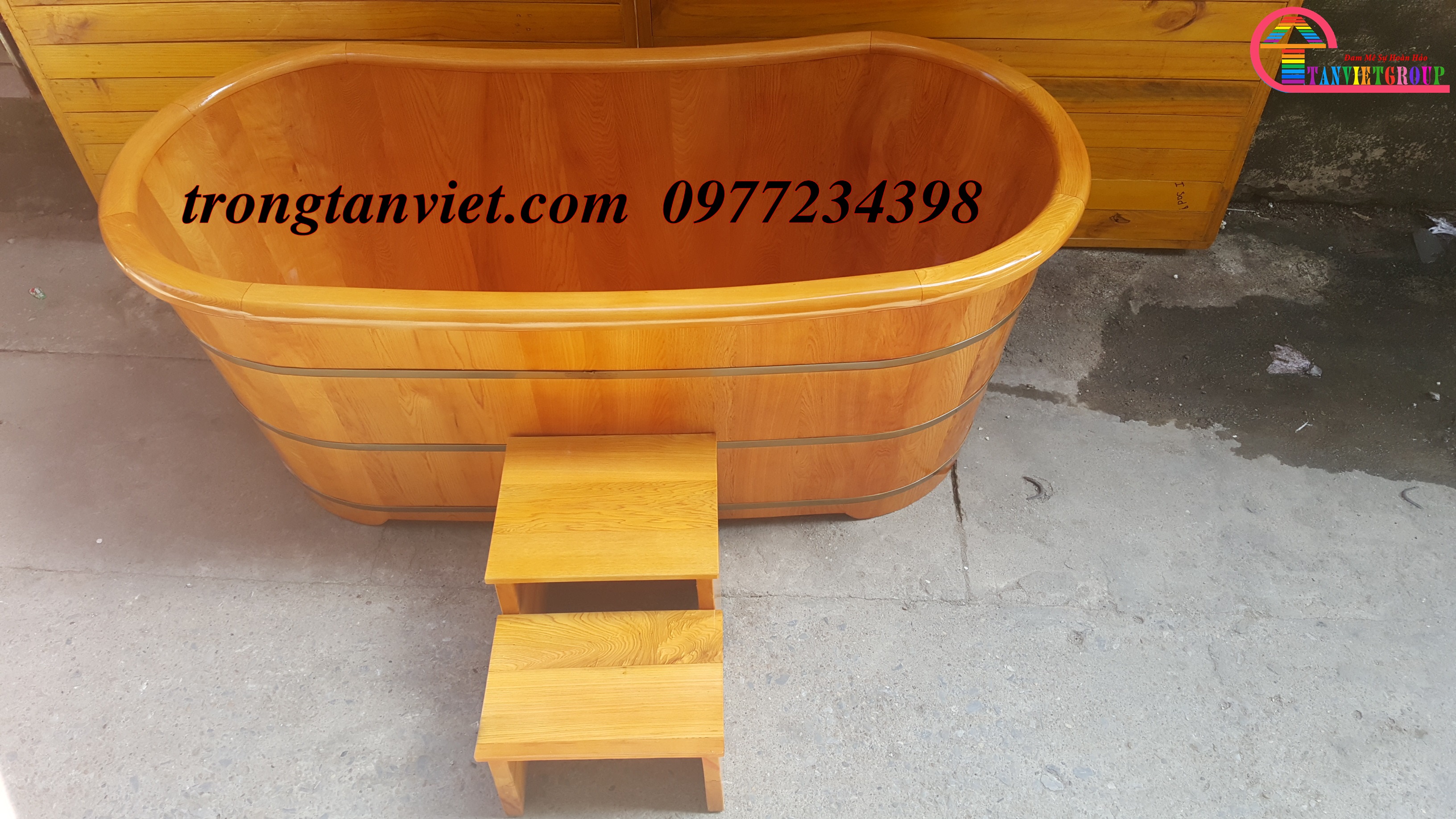 BỒN TẮM GỖ SỒI HÌNH BẦU DỤC